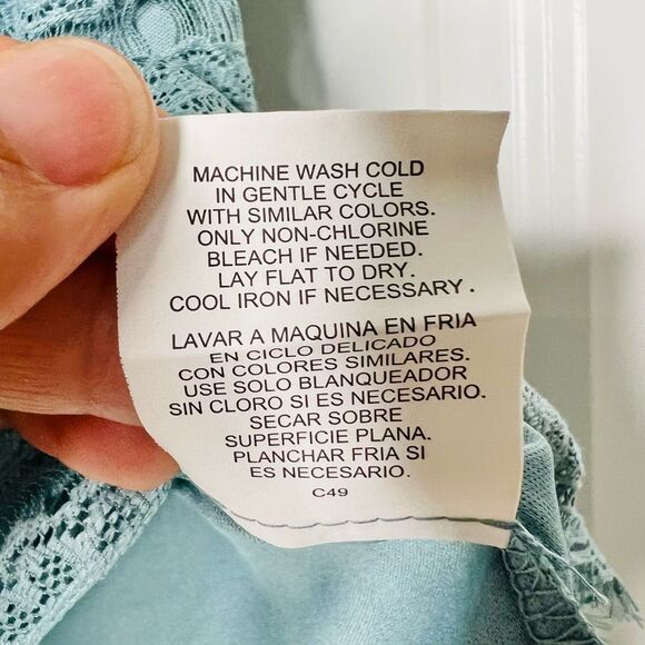 Lily White Women's Blue Lace Off The Shoulder Top in Size Medium Lined - Picture 6 of 7